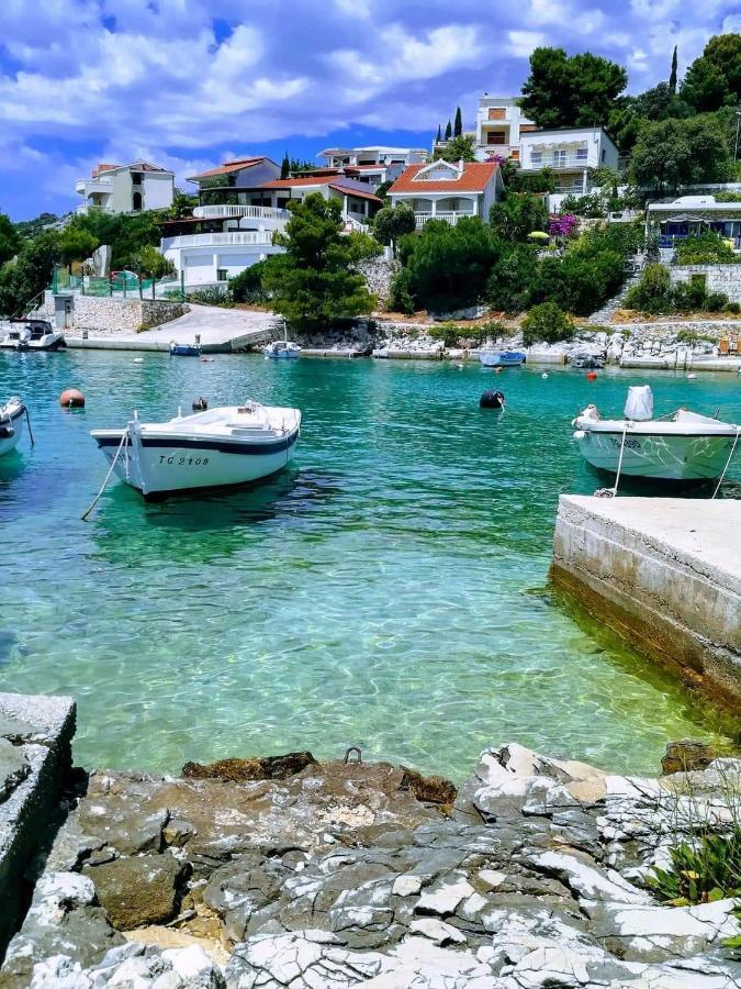 Apartments By The Sea Sevid, Trogir - 16897 Marina Exterior foto
